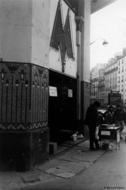 Janvier 1990 : Le plastificateur attend les clients