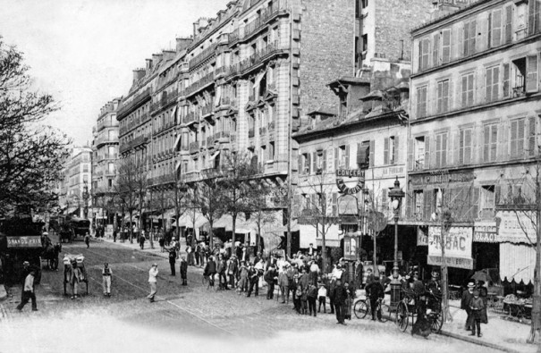 La Fourmi, boulevard Barbès, petit café-concert fondé en 1893 , donnait le 6 octobre 1921 la Revue exquise.
