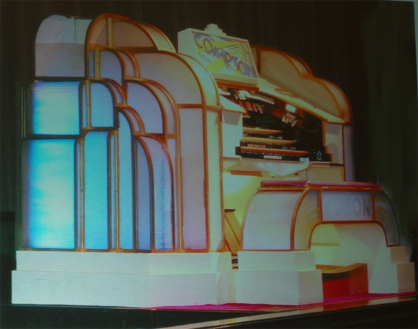 Une spectaculaire console Compton présentée par Bernard Dargassies
