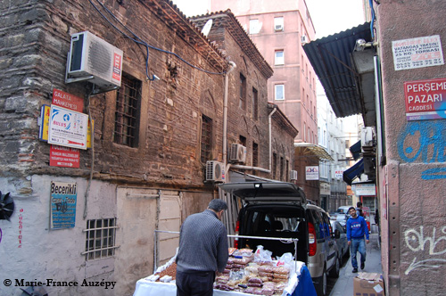 La rue Mehkémé, maintenant rue Galata Mahkemesi