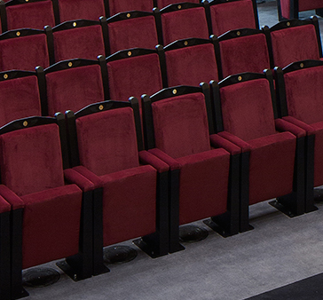 Les fauteuils de la salle Youssef Chahine s'inspirent des fauteuils d’origine