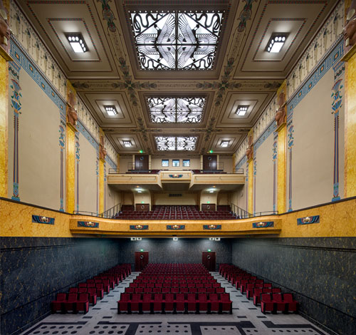 The main auditorium. Photo Luc Boegly© éditions A.A.M